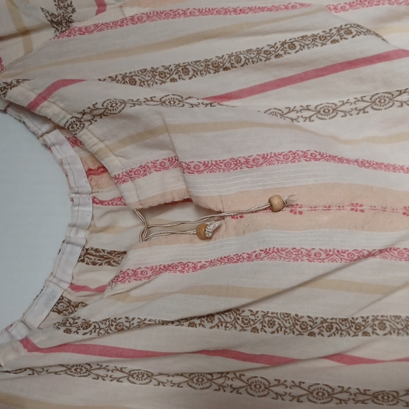 Stripped Cream and Multi Color Ruffle Tank Top size XL - Picture 3 of 4